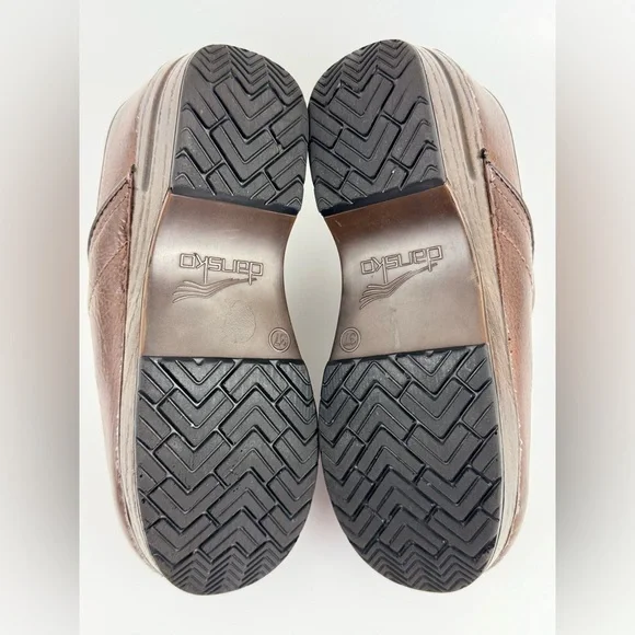 Dansko Women's Brown Leather Professional Clogs, Slip-on, Size 37 (US 6.5) - Picture 10 of 13